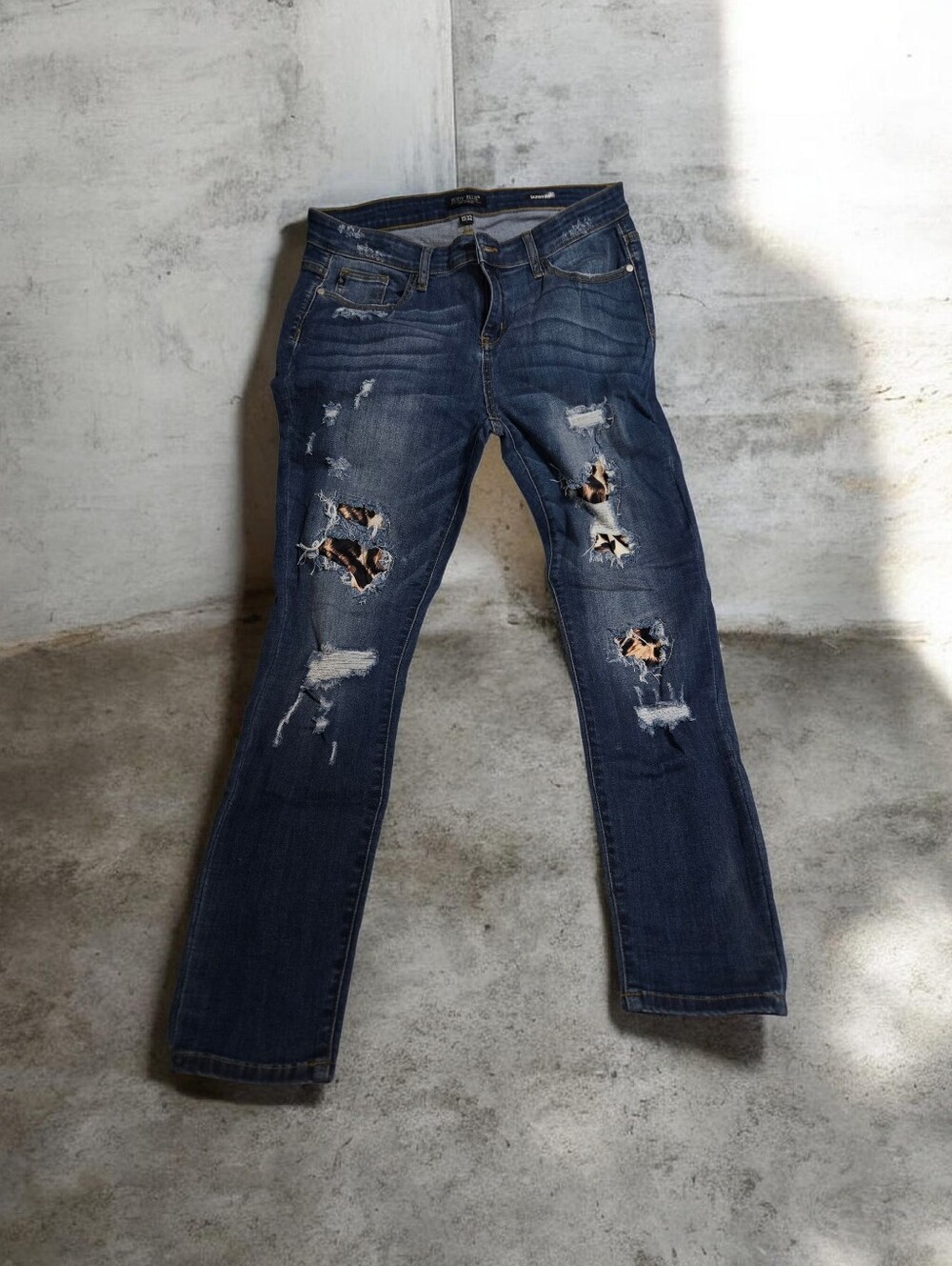 Women’s Distressed Skinny Jeans - Dark Blue By Judy Blue Size 15 EUC!!